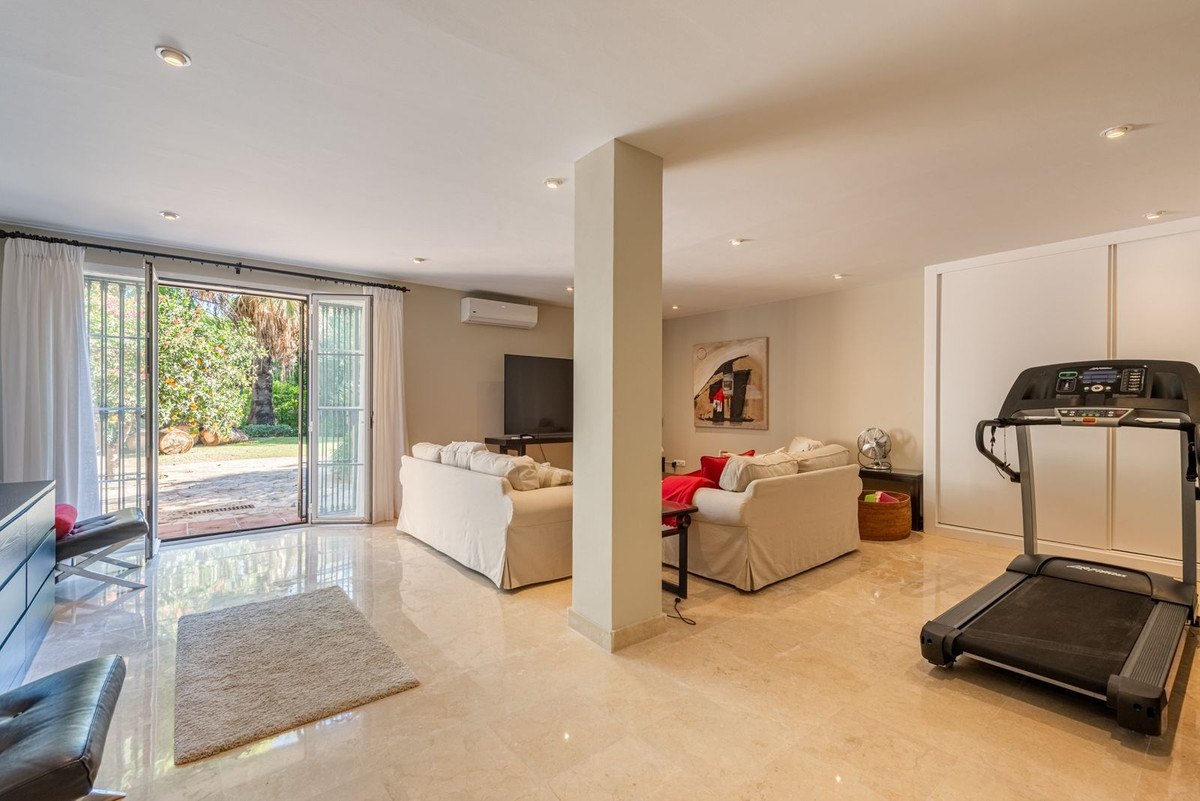Huis te koop in Nueva Andalucía | 5 slaapkamers H5498743