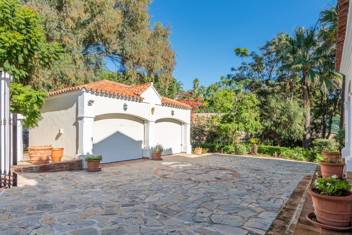 Huis te koop in Nueva Andalucía | 5 slaapkamers H5498743