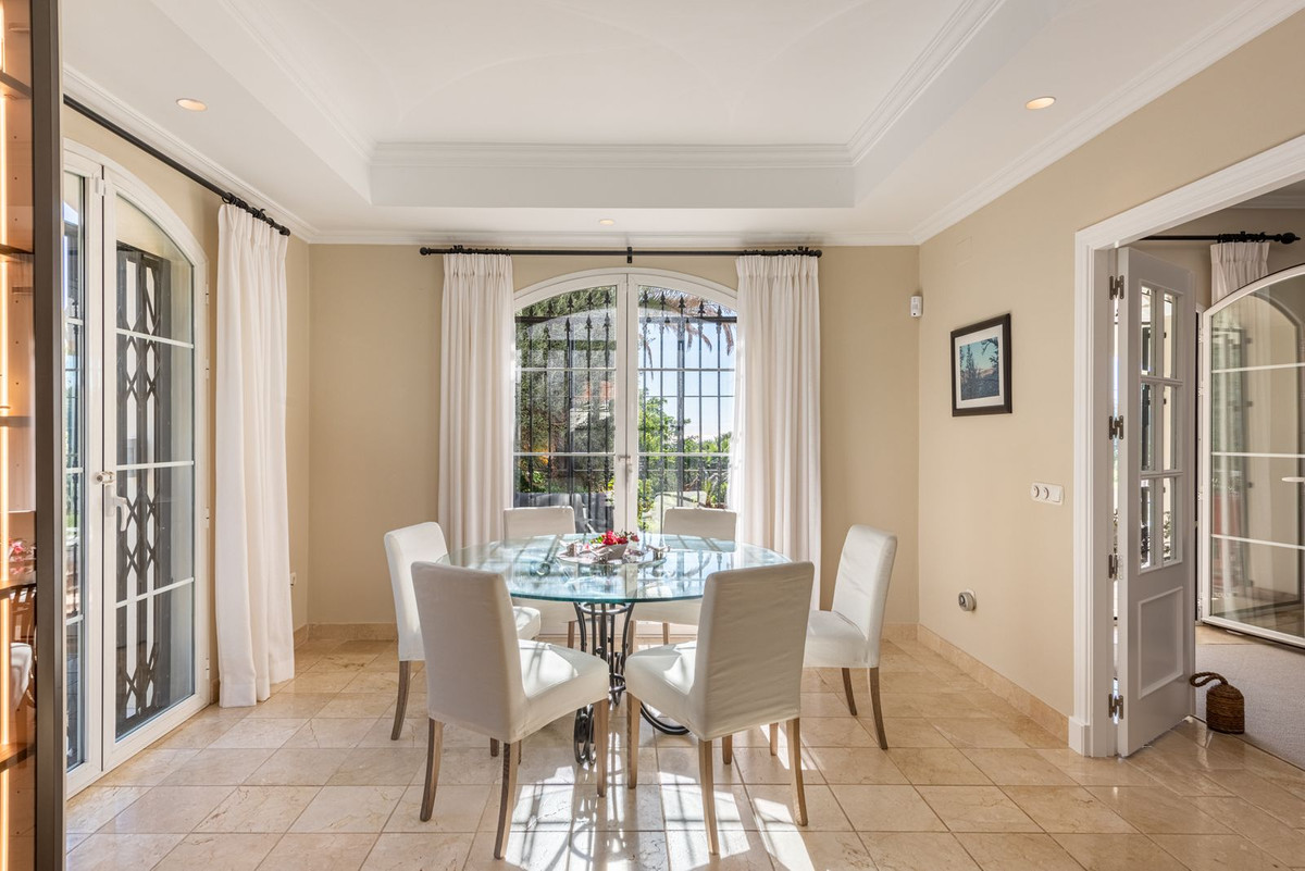 Huis te koop in Nueva Andalucía | 5 slaapkamers H5498743