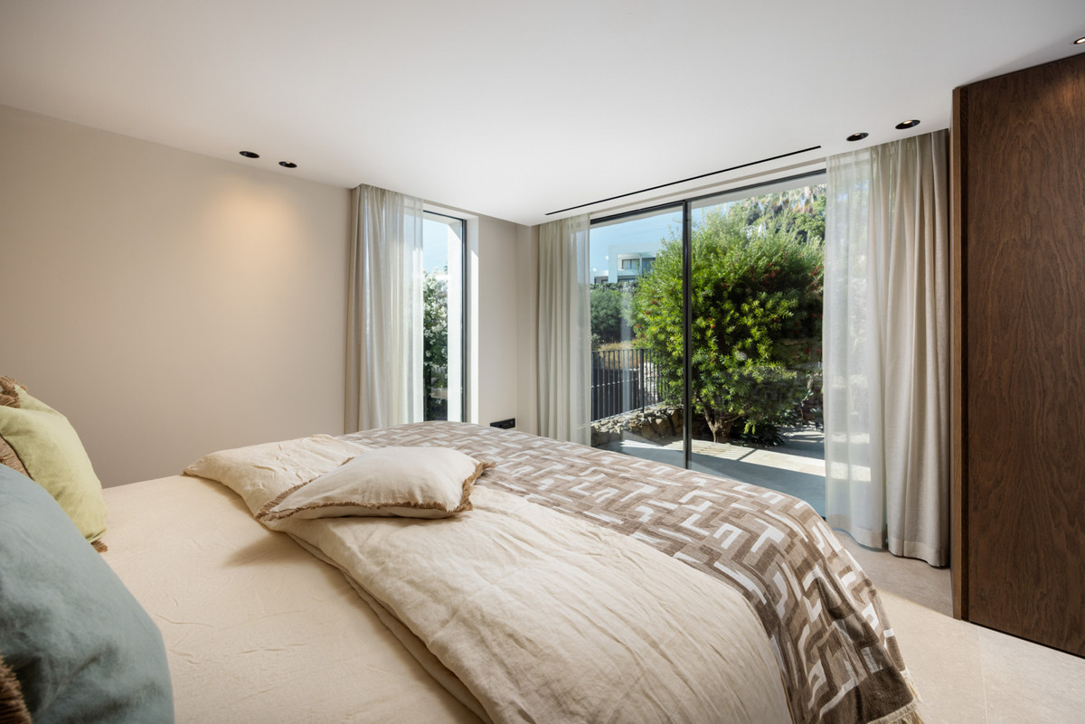 Huis te koop in Nueva Andalucía | 5 slaapkamers H5499574