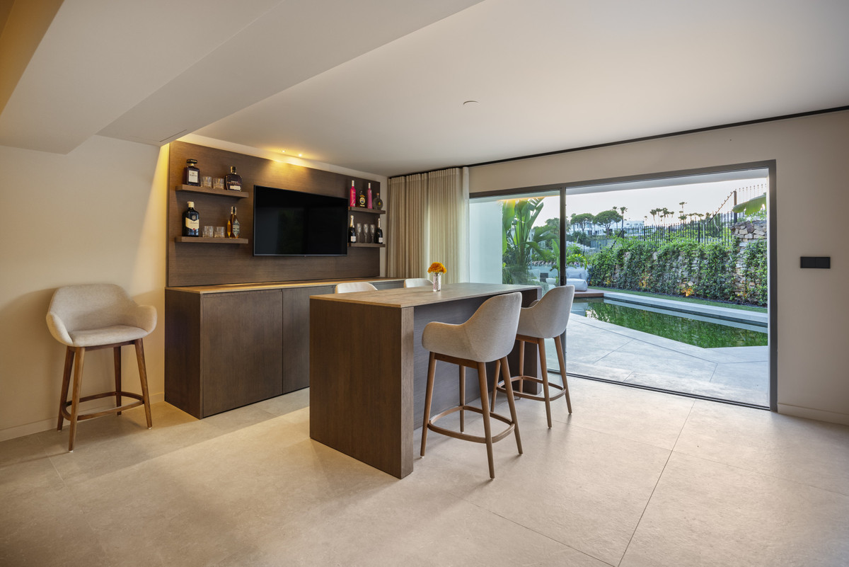 Huis te koop in Nueva Andalucía | 5 slaapkamers H5499574