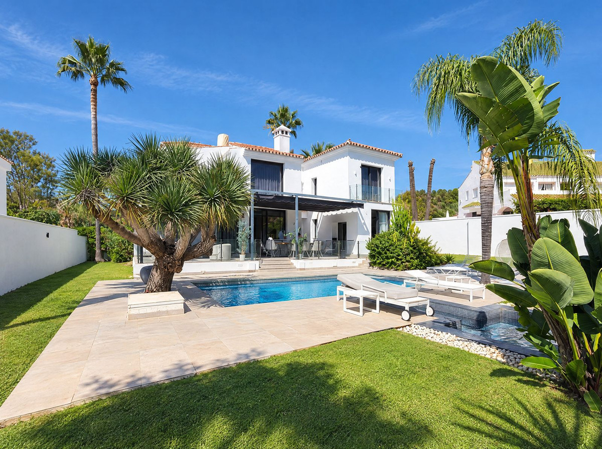Huis te koop in Nueva Andalucía | 4 slaapkamers H5499625