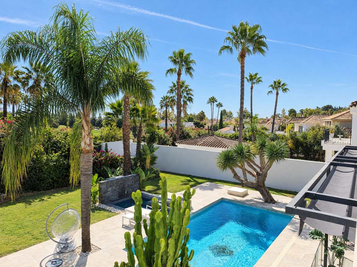Huis te koop in Nueva Andalucía | 4 slaapkamers H5499625