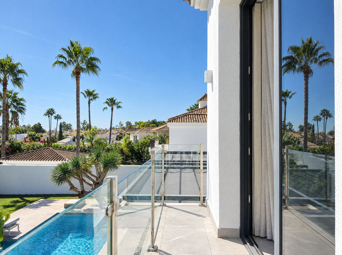 Huis te koop in Nueva Andalucía | 4 slaapkamers H5499625