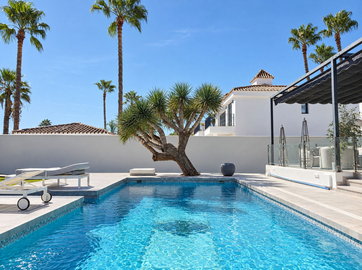 Huis te koop in Nueva Andalucía | 4 slaapkamers H5499625