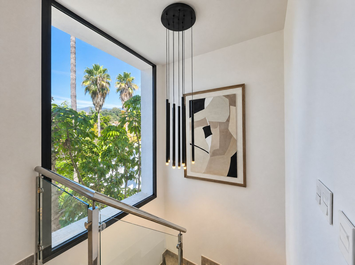 Huis te koop in Nueva Andalucía | 4 slaapkamers H5499625