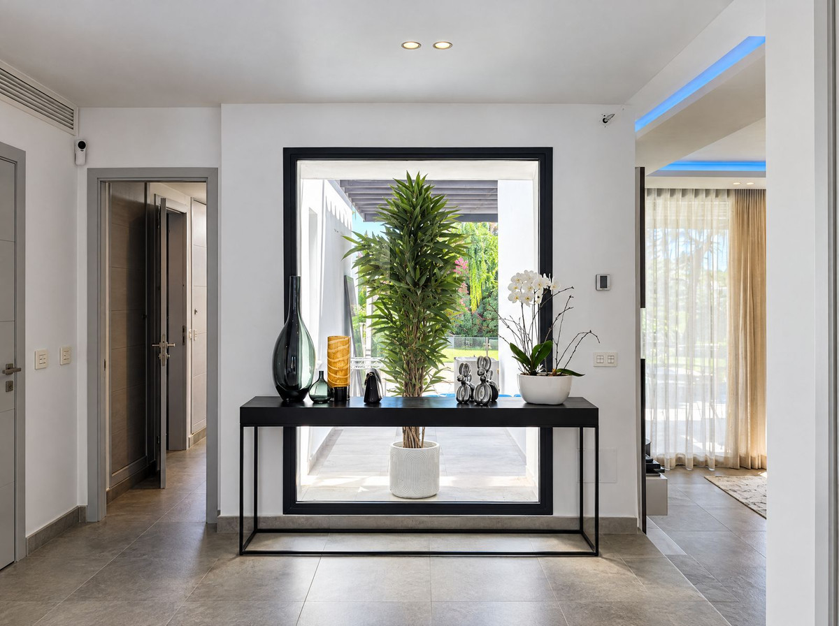 Huis te koop in Nueva Andalucía | 4 slaapkamers H5499625