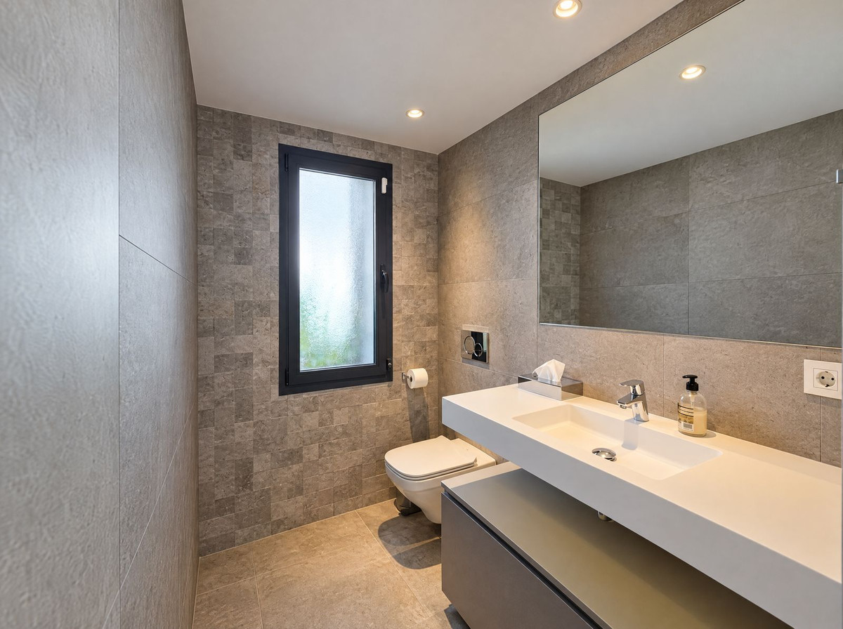 Huis te koop in Nueva Andalucía | 4 slaapkamers H5499625