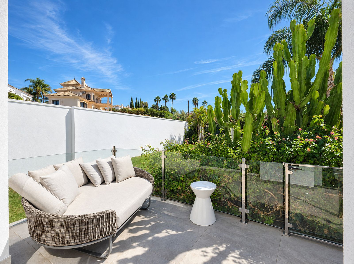 Huis te koop in Nueva Andalucía | 4 slaapkamers H5499625