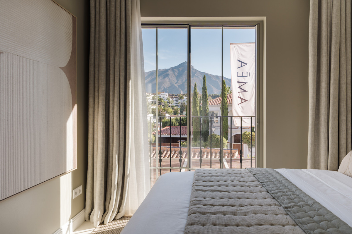 Huis te koop in Nueva Andalucía | 5 slaapkamers H5499901