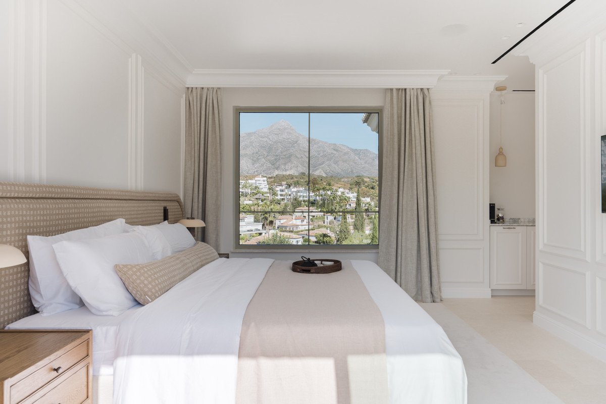 Huis te koop in Nueva Andalucía | 5 slaapkamers H5499901