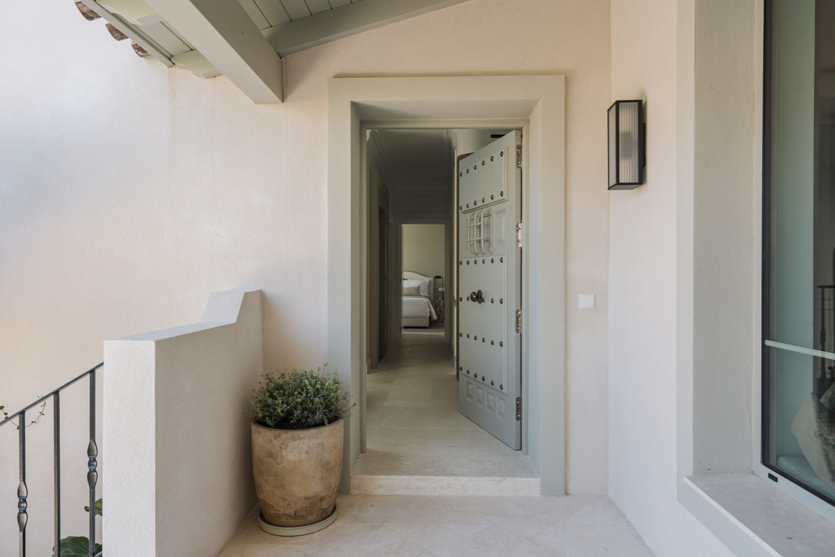 Huis te koop in Nueva Andalucía | 5 slaapkamers H5499901