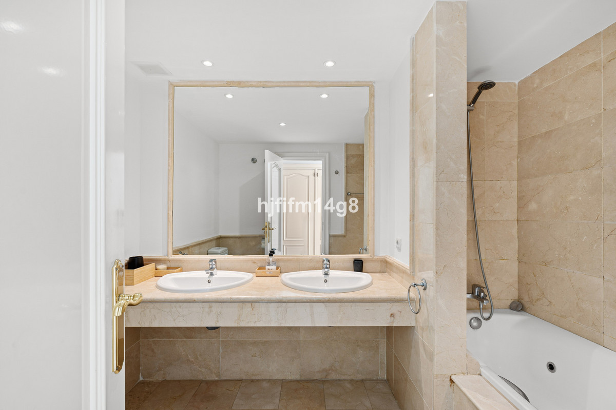 Huis te koop in Nueva Andalucía | 4 slaapkamers H5502043