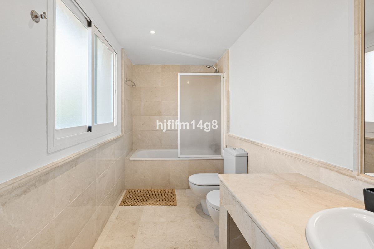 Huis te koop in Nueva Andalucía | 4 slaapkamers H5502043