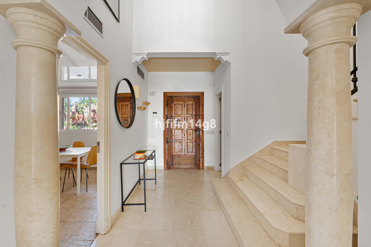 Huis te koop in Nueva Andalucía | 4 slaapkamers H5502043