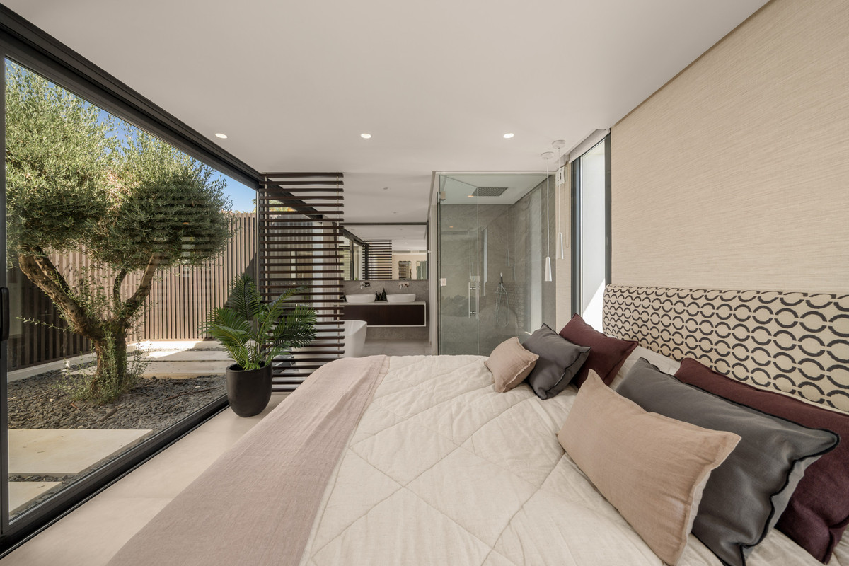Huis te koop in Nueva Andalucía | 5 slaapkamers H5502439