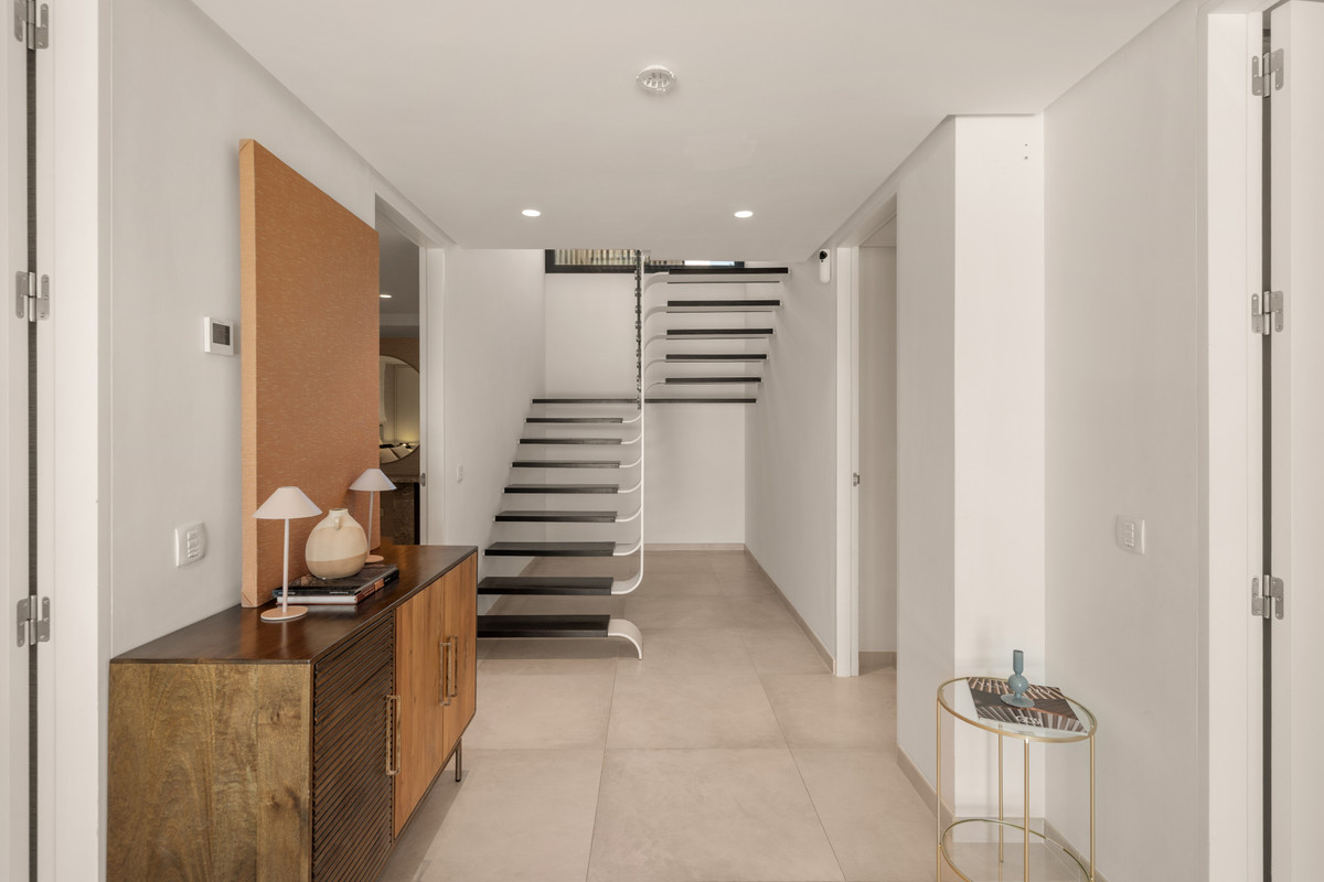 Huis te koop in Nueva Andalucía | 5 slaapkamers H5502439