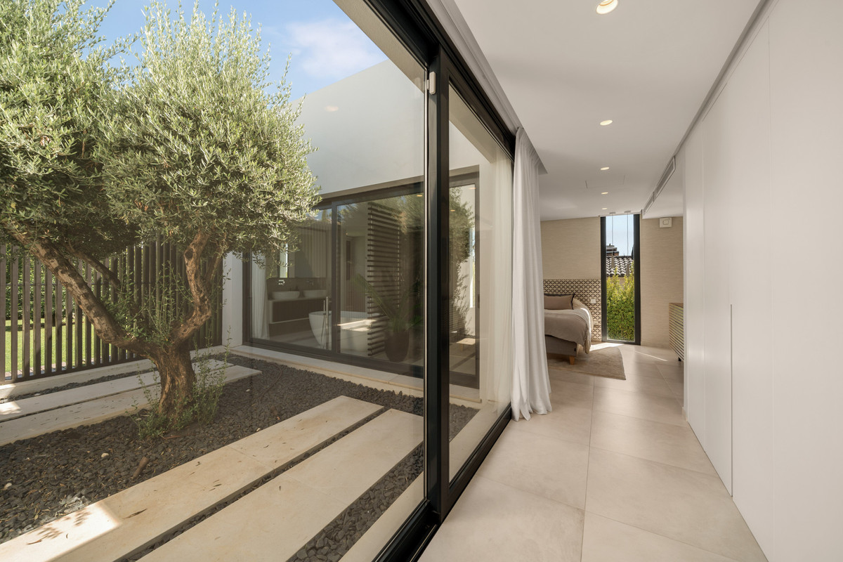 Huis te koop in Nueva Andalucía | 5 slaapkamers H5504035