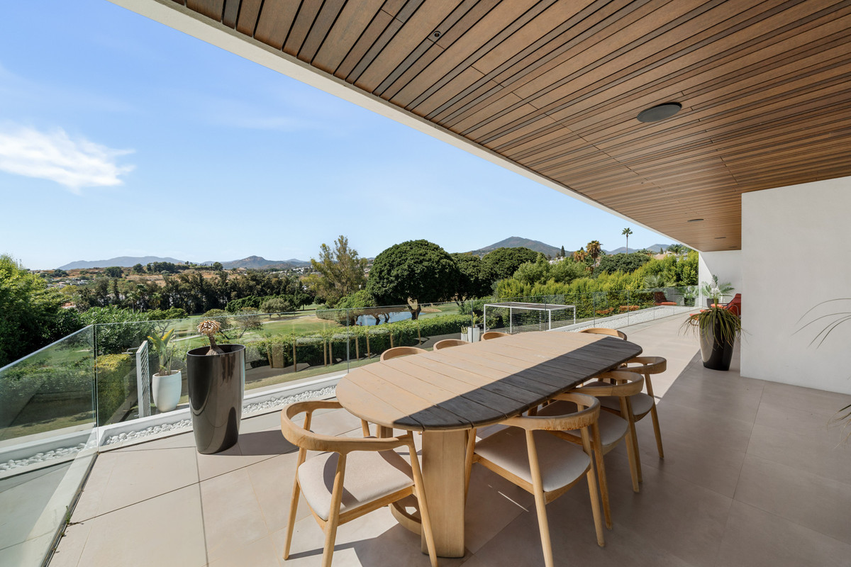 Huis te koop in Nueva Andalucía | 5 slaapkamers H5512825