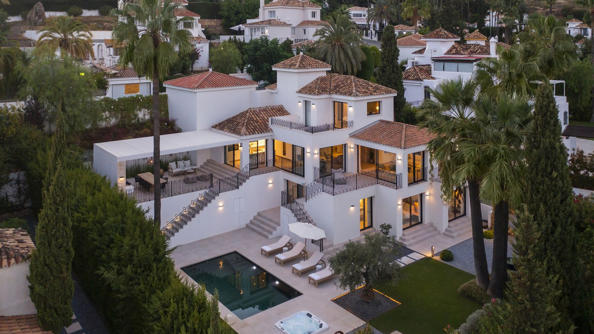 Huis te koop in Nueva Andalucía | 4 slaapkamers H5514865