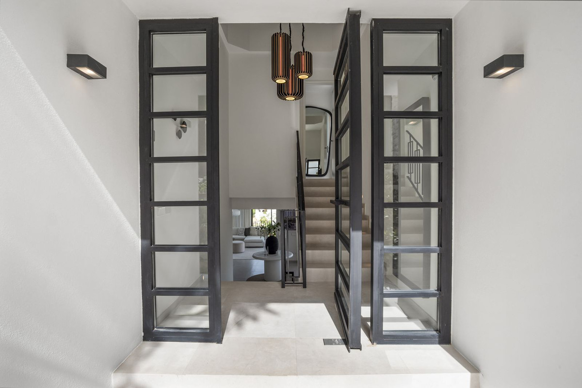 Huis te koop in Nueva Andalucía | 4 slaapkamers H5514865