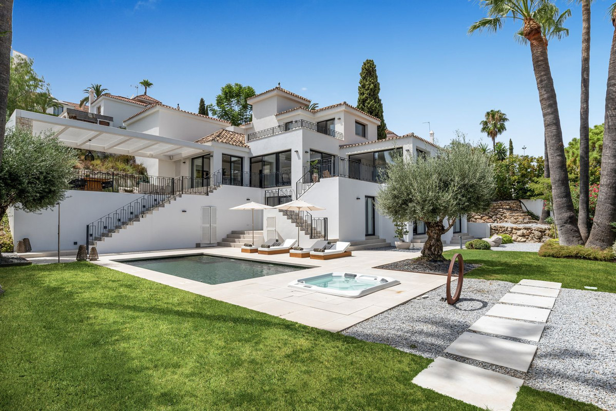 Huis te koop in Nueva Andalucía | 4 slaapkamers H5514865