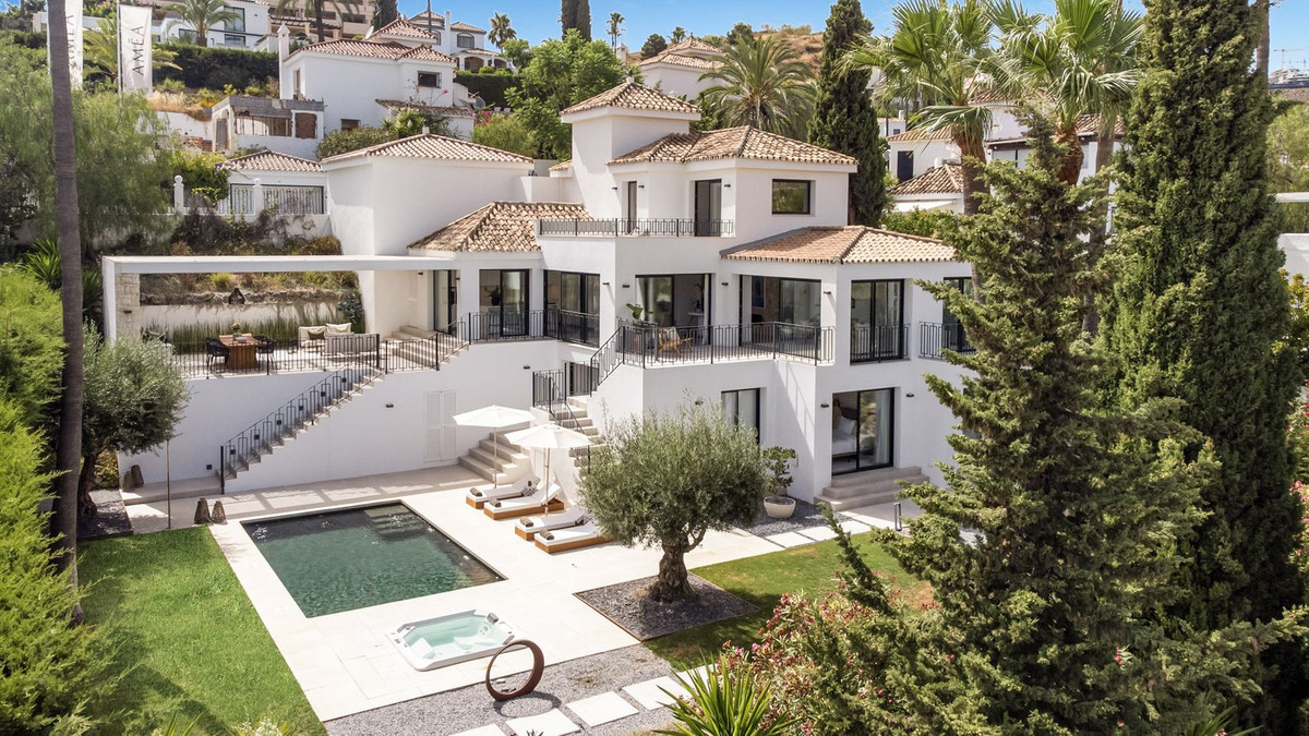 Huis te koop in Nueva Andalucía | 4 slaapkamers H5514865