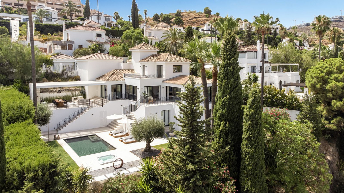 Huis te koop in Nueva Andalucía | 4 slaapkamers H5514865