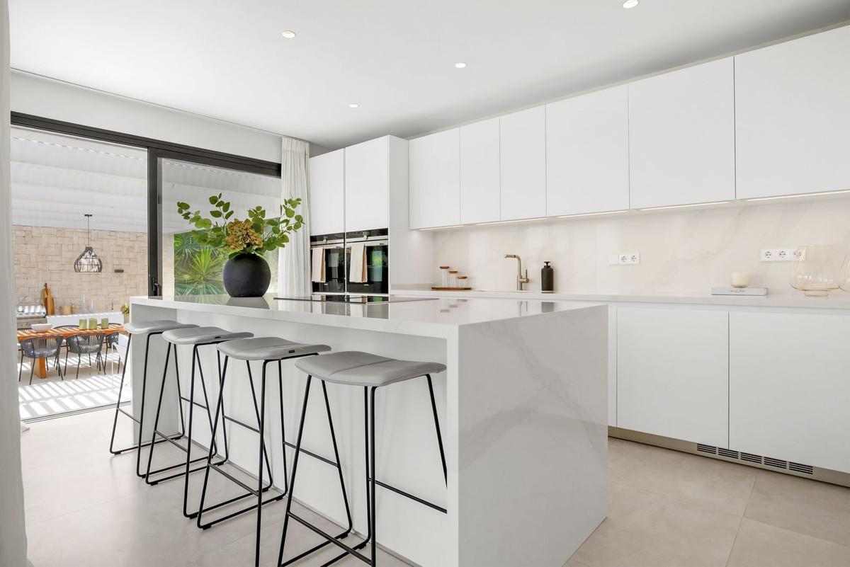 Huis te koop in Nueva Andalucía | 4 slaapkamers H5514865