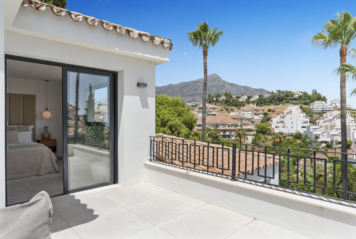 Huis te koop in Nueva Andalucía | 4 slaapkamers H5514865