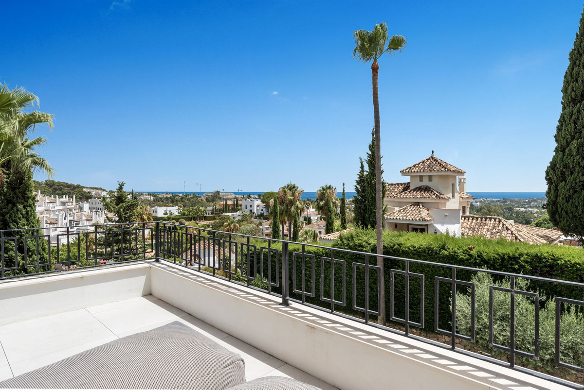 Huis te koop in Nueva Andalucía | 4 slaapkamers H5514865