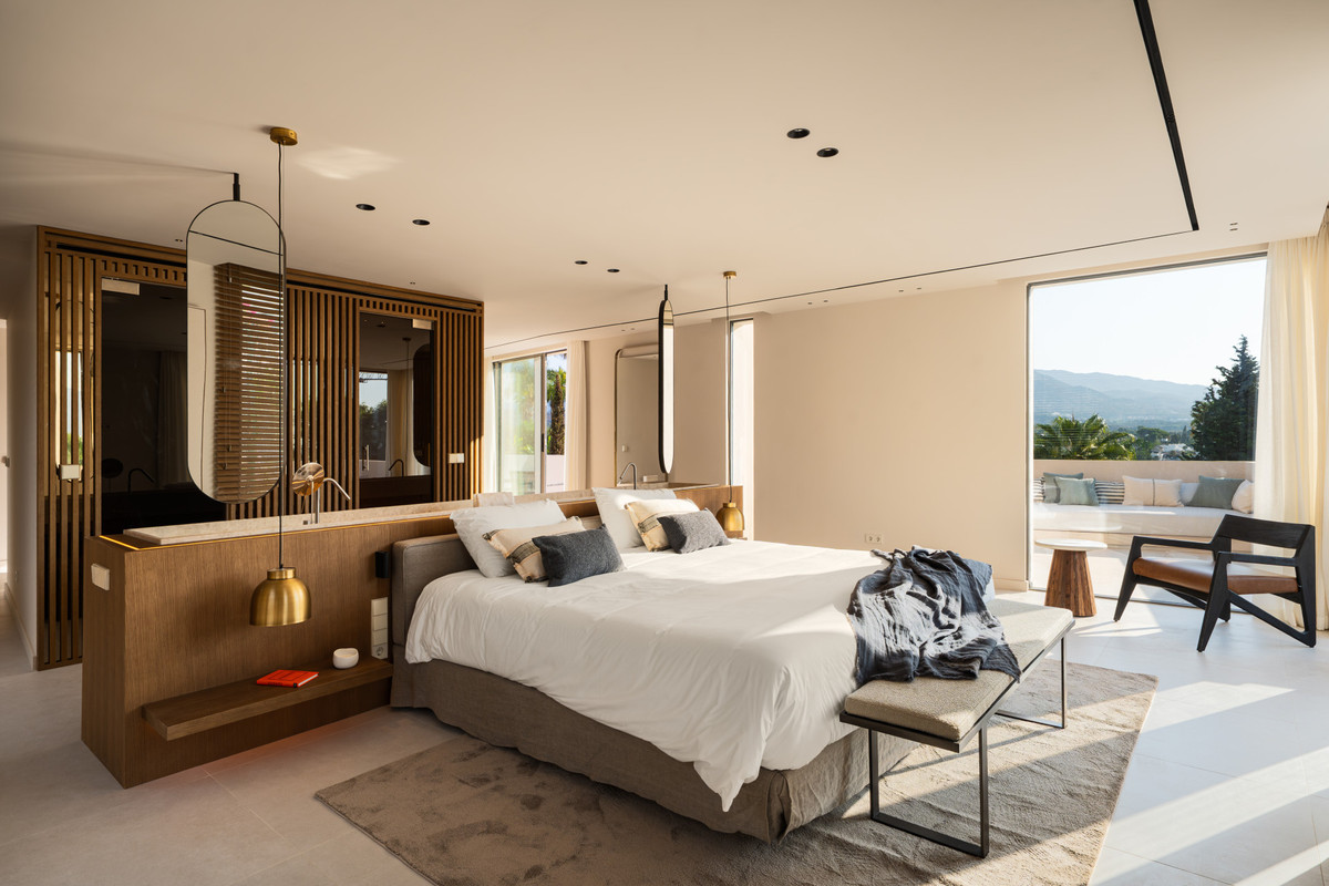 Huis te koop in Nueva Andalucía | 6 slaapkamers H5517217