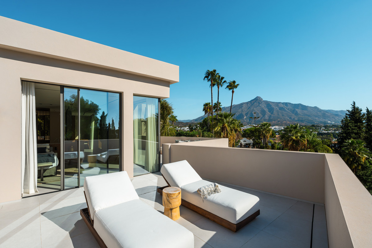 Huis te koop in Nueva Andalucía | 6 slaapkamers H5517217