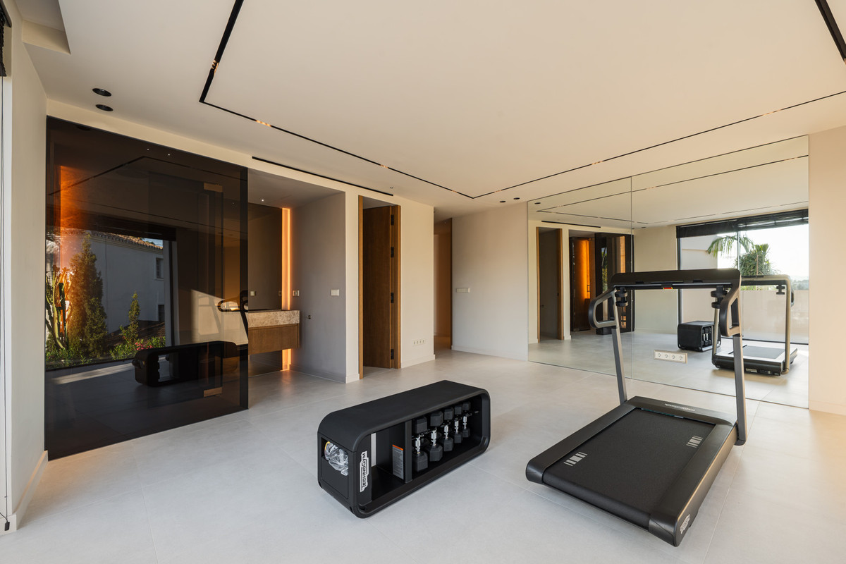 Huis te koop in Nueva Andalucía | 6 slaapkamers H5517217