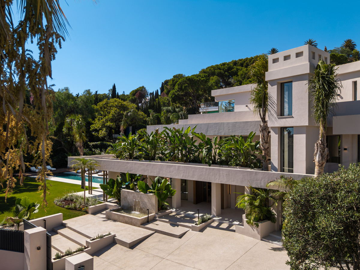 Huis te koop in Nueva Andalucía | 6 slaapkamers H5517217