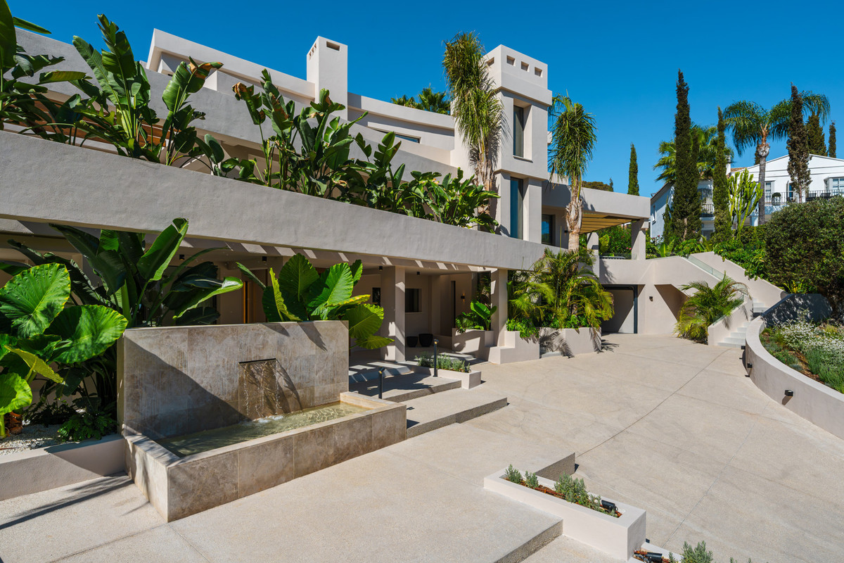 Huis te koop in Nueva Andalucía | 6 slaapkamers H5517217