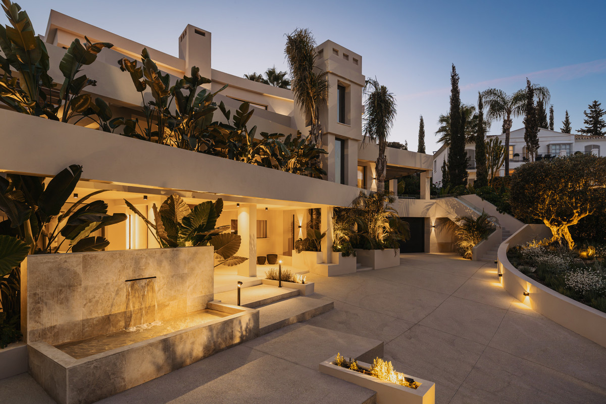 Huis te koop in Nueva Andalucía | 6 slaapkamers H5517217