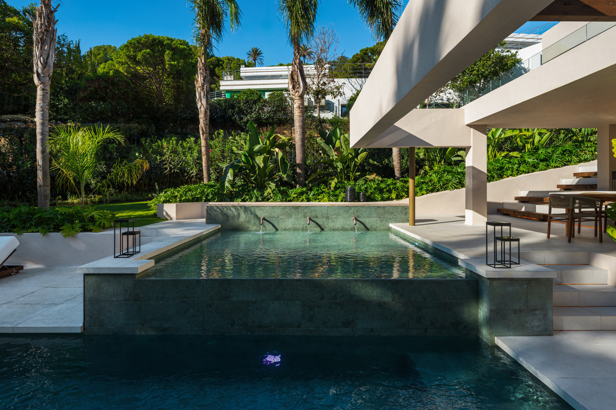 Huis te koop in Nueva Andalucía | 6 slaapkamers H5517217
