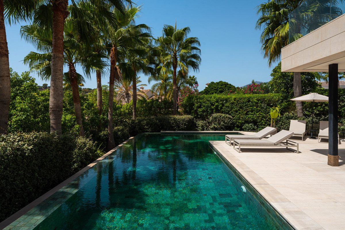 Huis te koop in Nueva Andalucía | 6 slaapkamers H5517232
