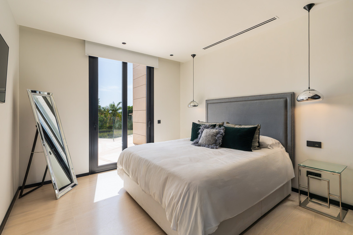 Huis te koop in Nueva Andalucía | 6 slaapkamers H5517232