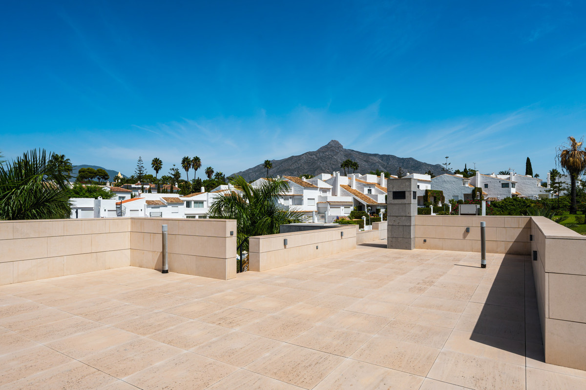 Huis te koop in Nueva Andalucía | 6 slaapkamers H5517232