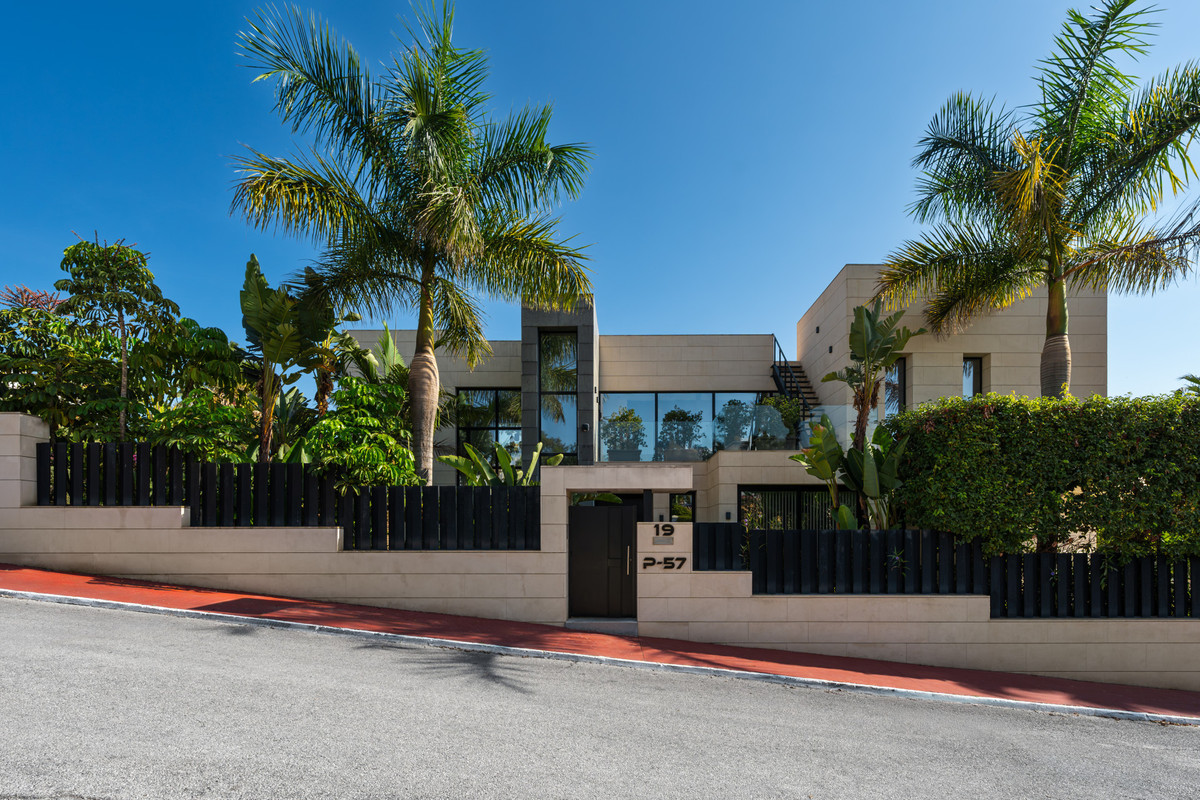 Huis te koop in Nueva Andalucía | 6 slaapkamers H5517232