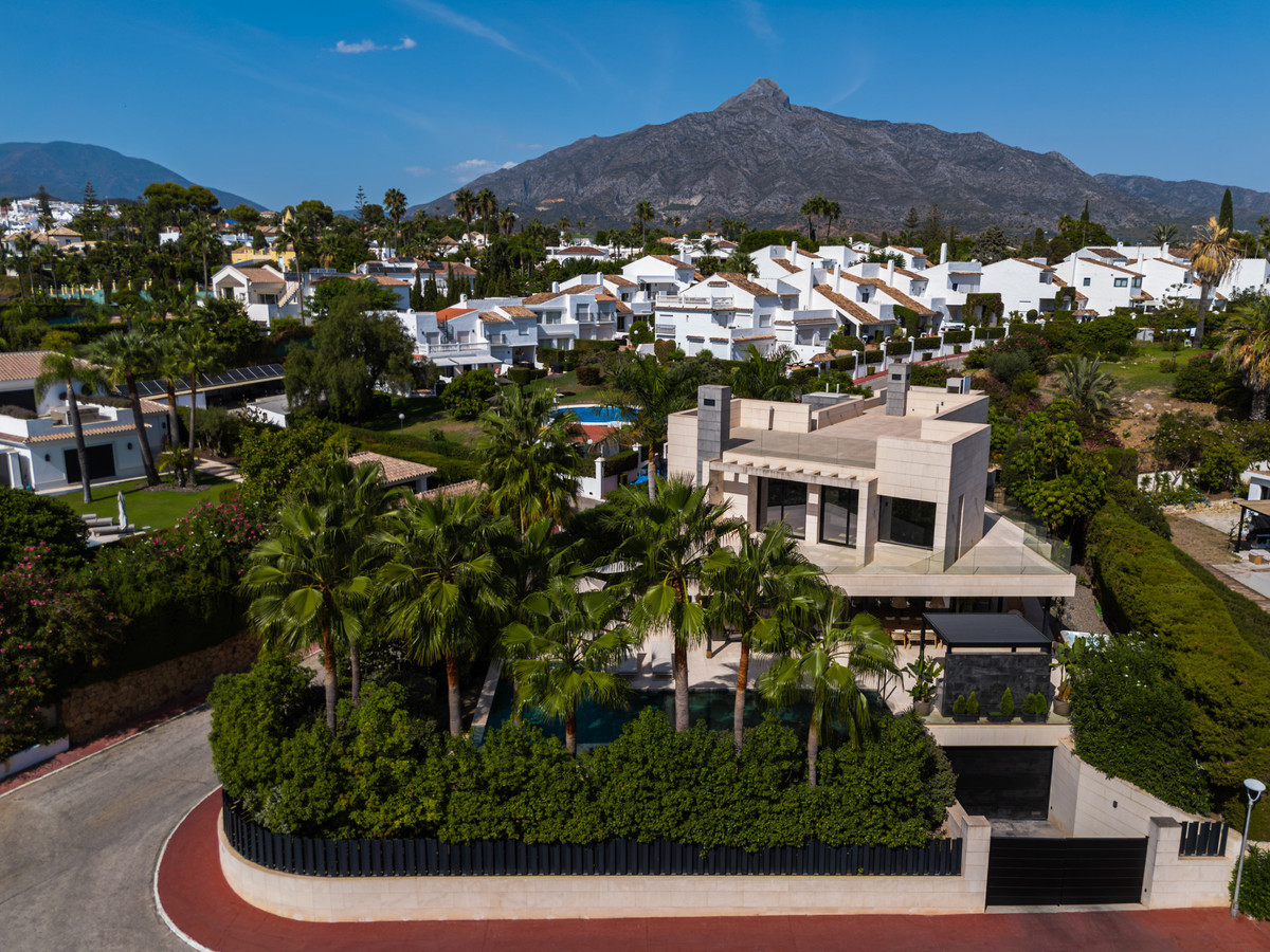 Huis te koop in Nueva Andalucía | 6 slaapkamers H5517232