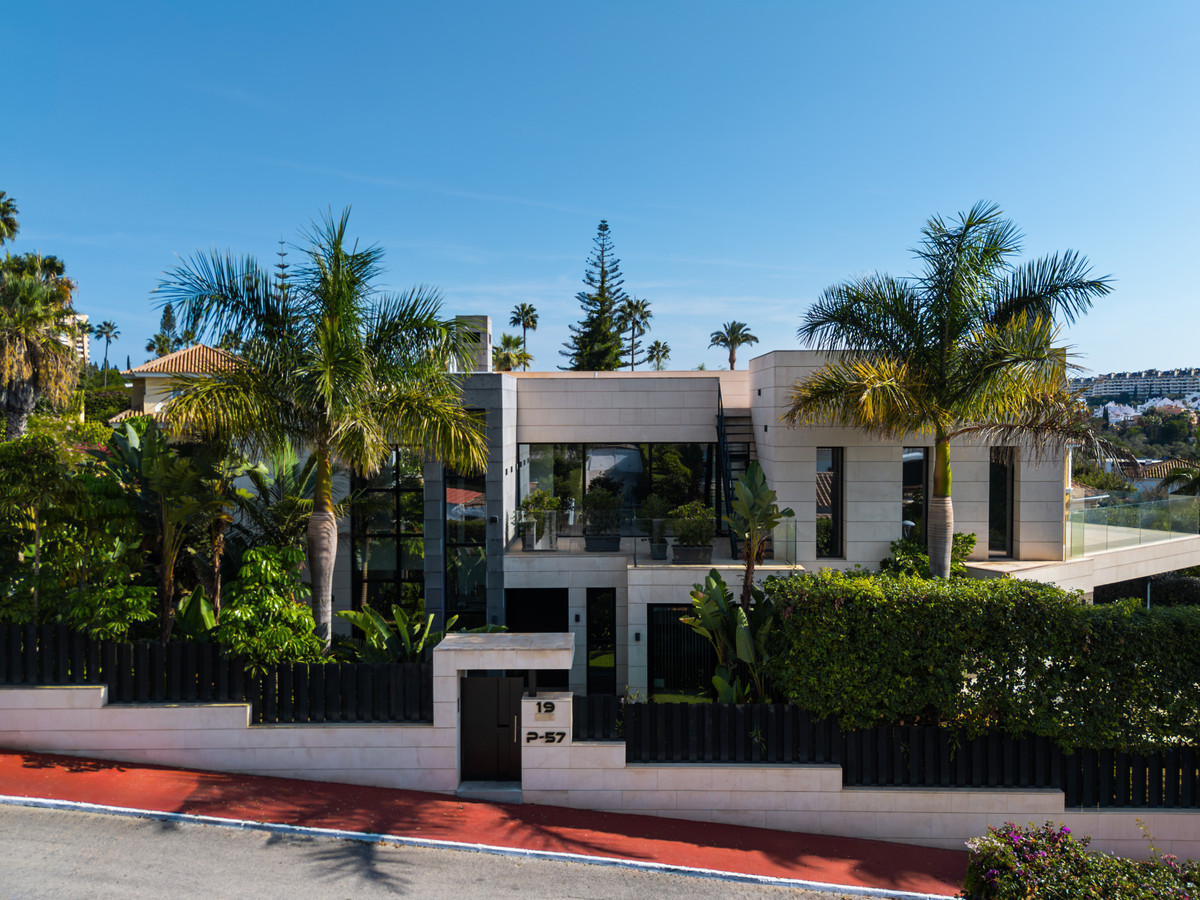 Huis te koop in Nueva Andalucía | 6 slaapkamers H5517232