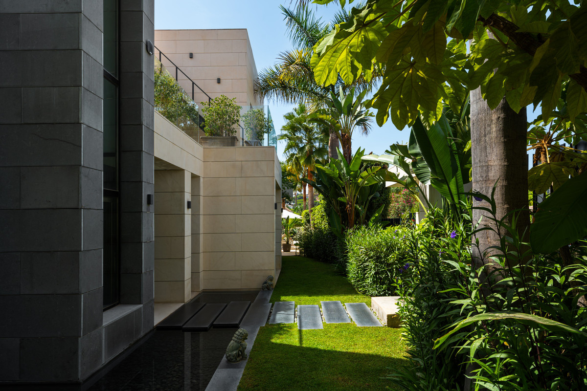 Huis te koop in Nueva Andalucía | 6 slaapkamers H5517232