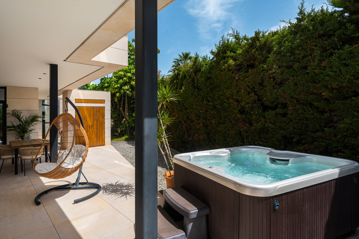 Huis te koop in Nueva Andalucía | 6 slaapkamers H5517232