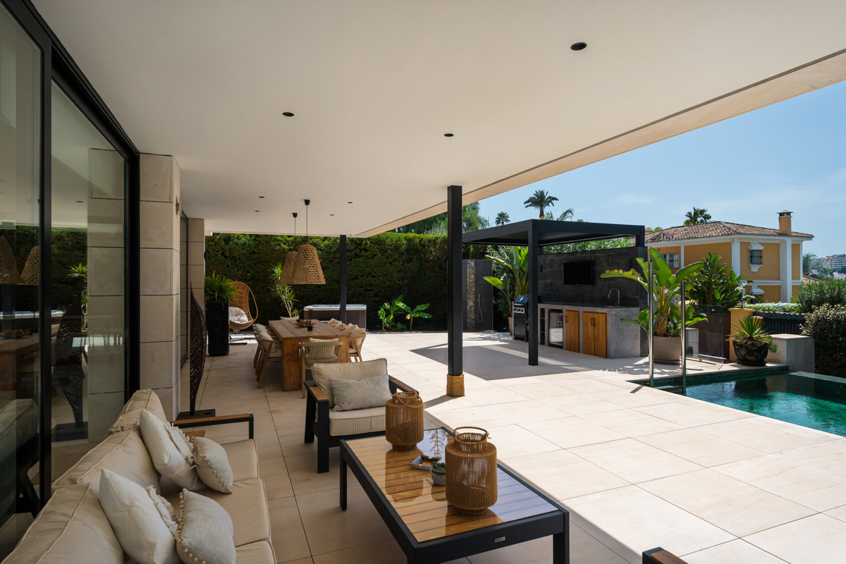 Huis te koop in Nueva Andalucía | 6 slaapkamers H5517232