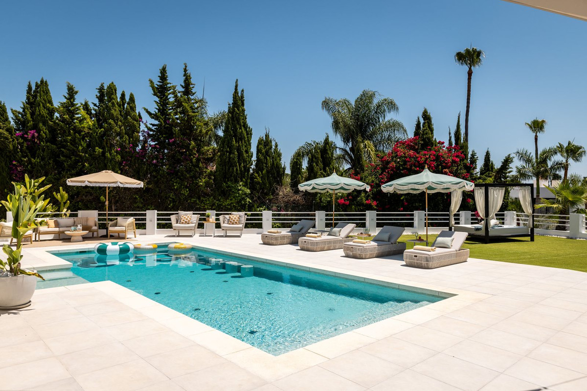 Huis te koop in Nueva Andalucía | 7 slaapkamers H5521171
