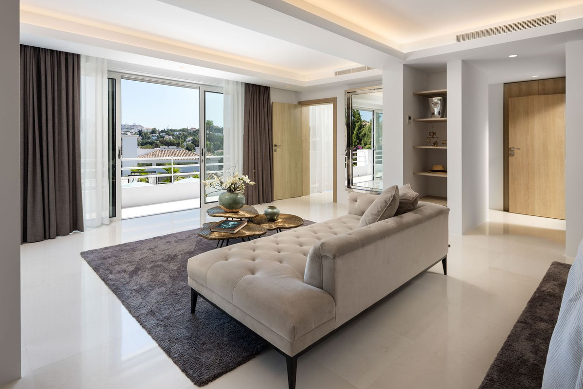 Huis te koop in Nueva Andalucía | 7 slaapkamers H5521171