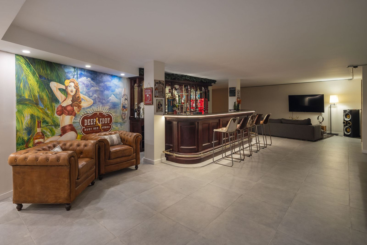 Huis te koop in Nueva Andalucía | 7 slaapkamers H5521171